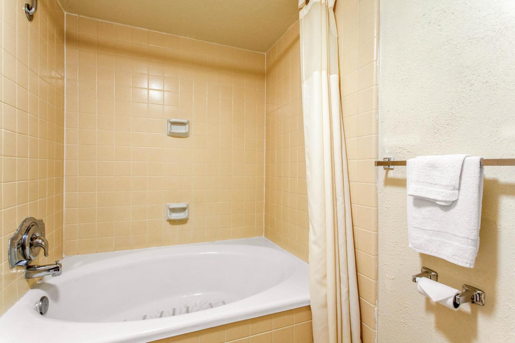 Quality Inn Stateline Wendover Exterior photo